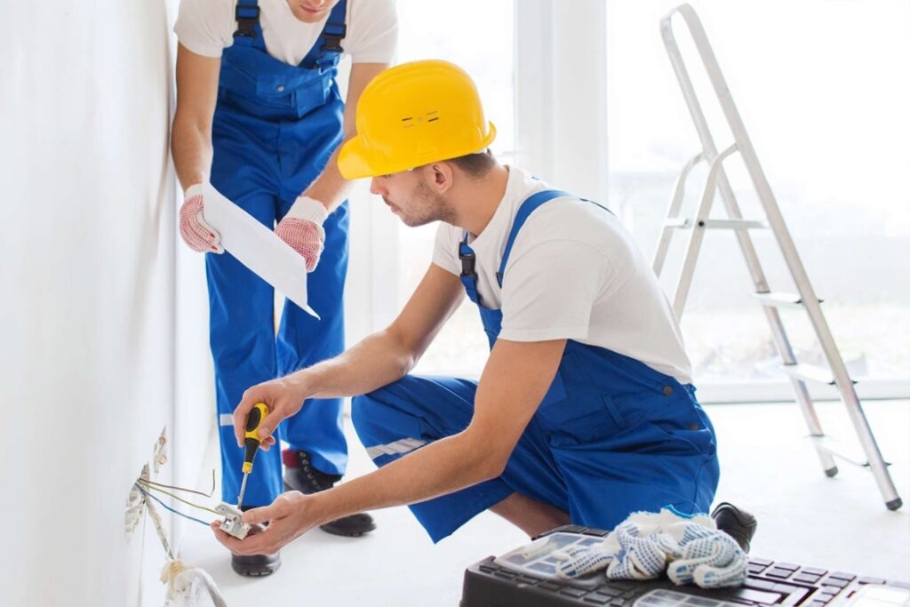 скільки коштує замінити електрику в квартирі