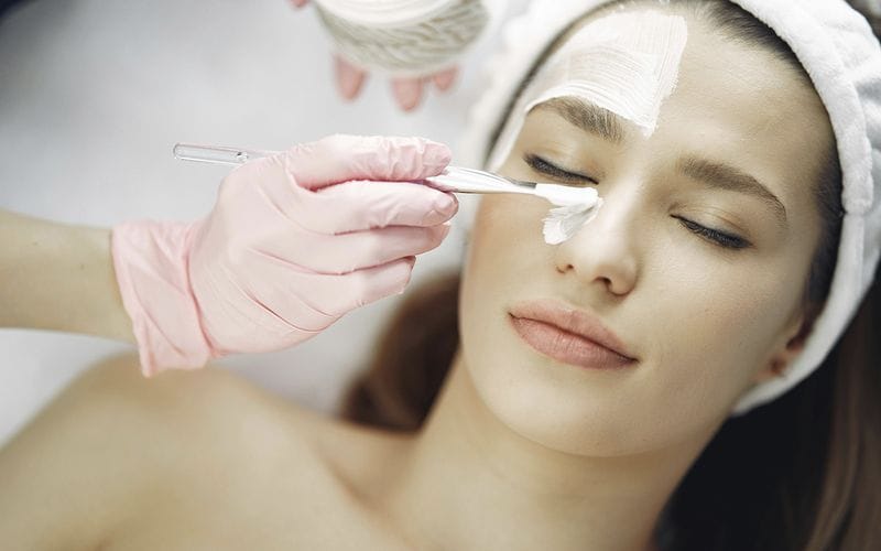 Скільки коштують косметологічні процедури у 2026 році вартість косметологічних процедур